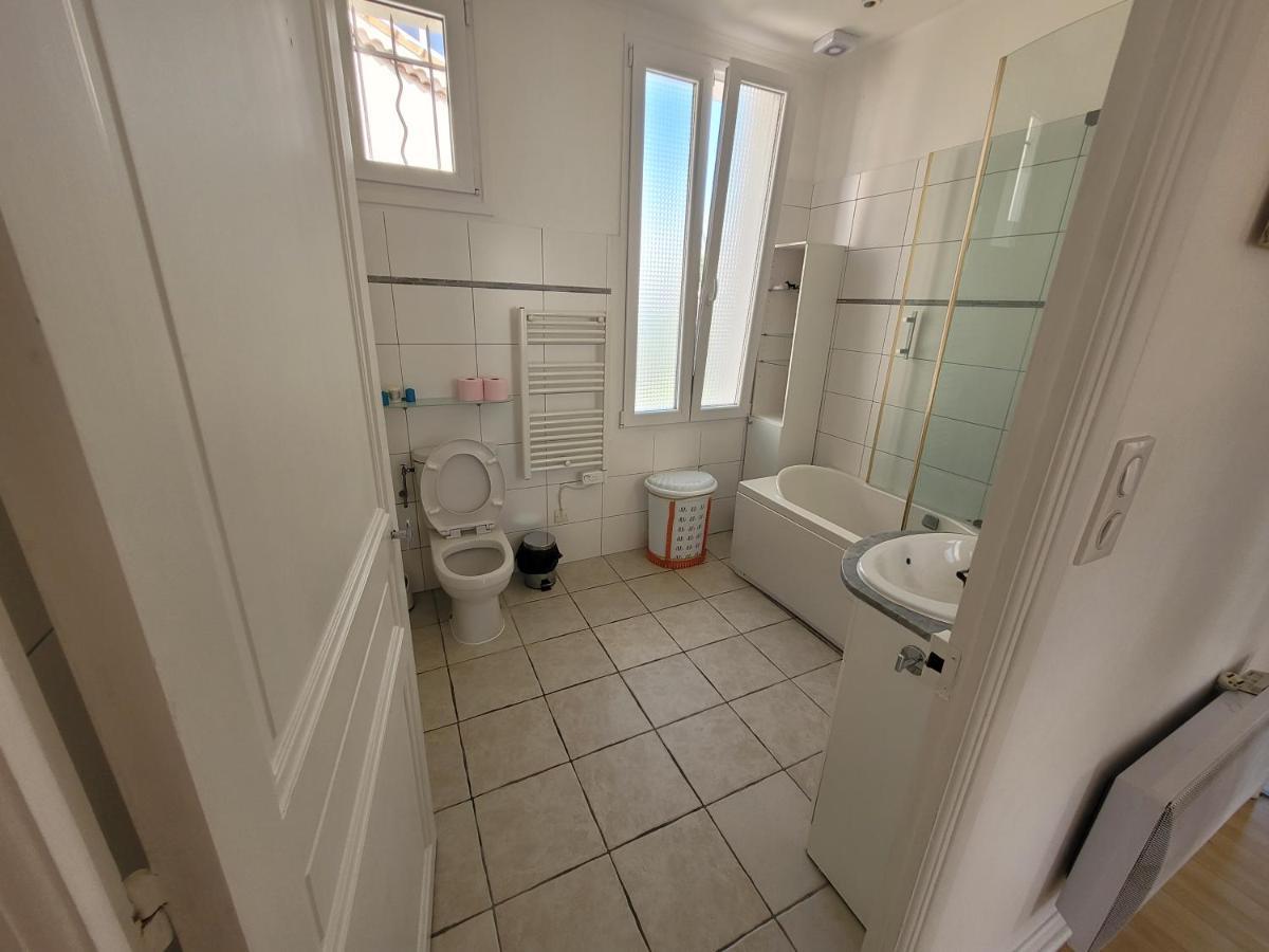 Villa la Désirée - haut de villa,62m2 , 3 pièces , 6 lits, 8 persons max,120m2 Jardin avec parking Antibes Exterior foto