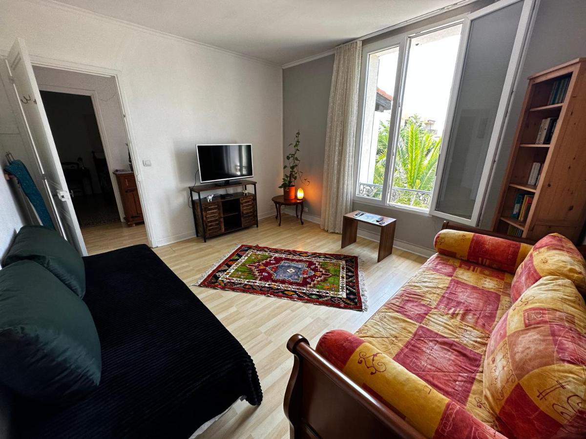 Villa la Désirée - haut de villa,62m2 , 3 pièces , 6 lits, 8 persons max,120m2 Jardin avec parking Antibes Exterior foto